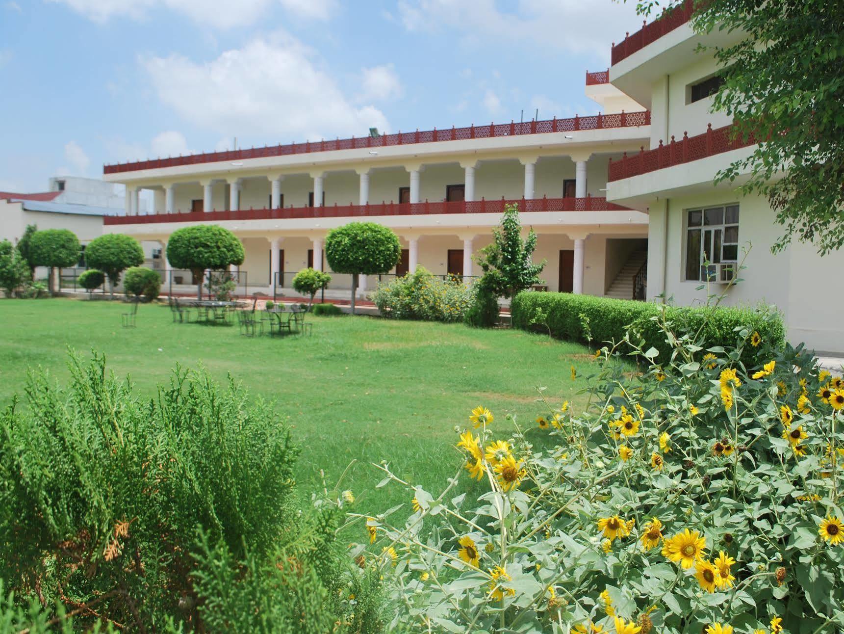 Regenta Resort Shyam Bharatpur Extérieur photo